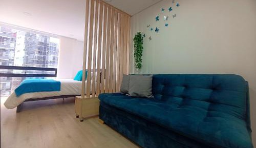 Apartment with Mountain View