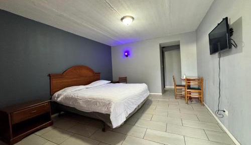 King Bed Non-Smoking