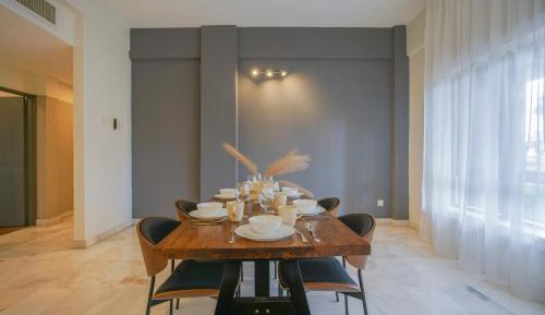Three-Bedroom Deluxe Apartment