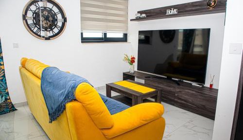 Three-Bedroom Apartment with Balcony