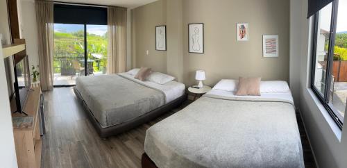 Quadruple Room with Private Bathroom