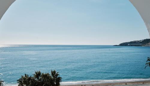 Standard Double Room with Front Sea View