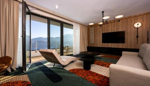 Executive Suite with Double Bed and Sofa Bed