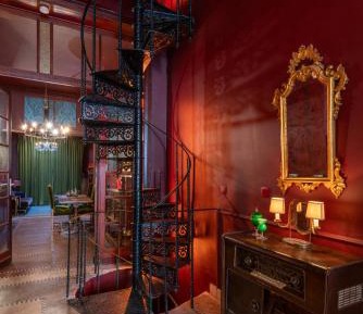 Queen Room with Balcony