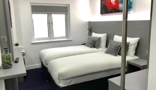 Twin Room with Shower