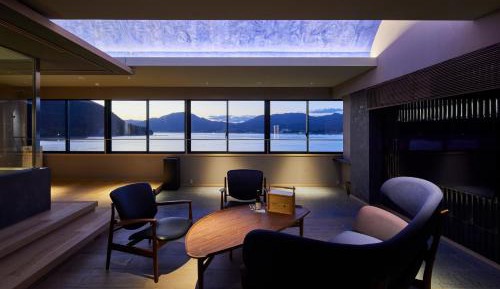 King Suite with Ocean View