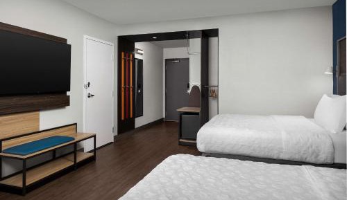 Queen Room with Two Queen Beds - Mobility Access