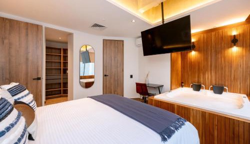 One-Bedroom Apartment with Spa Bath