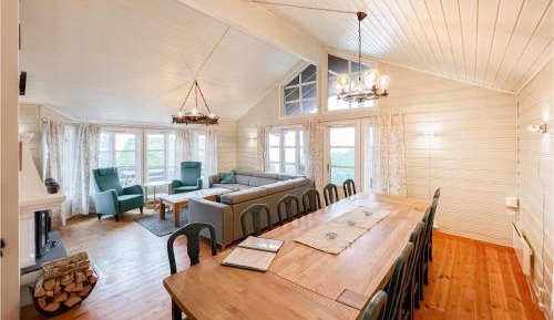 Five-Bedroom Holiday Home