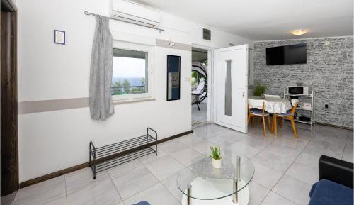 One-Bedroom Holiday Home