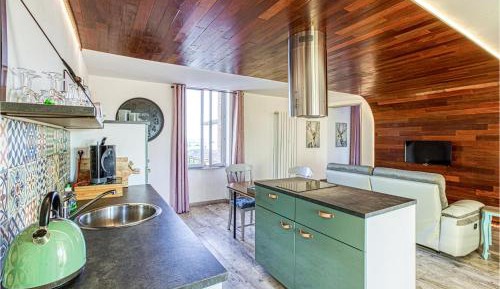 One-Bedroom Holiday Home