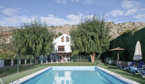 Villa with Garden View