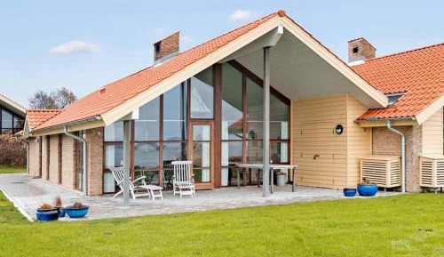Three-Bedroom Holiday Home 