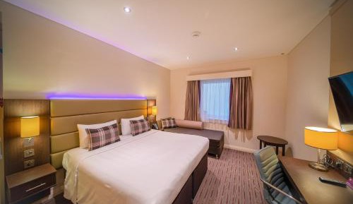 Double Room - Non Smoking - Free Shuttle to Festival City Mall