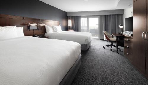 Queen Room with Two Queen Beds - Pool View