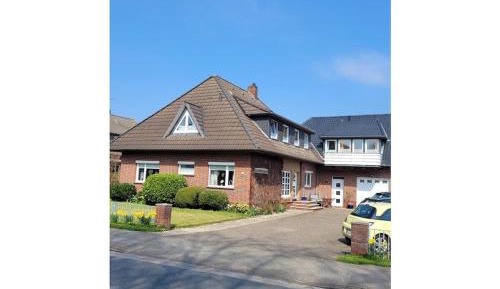 One-Bedroom House Boat
