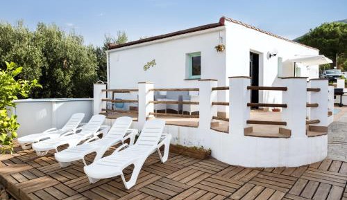 Villa with Garden View