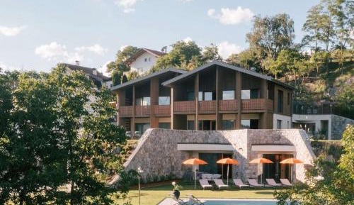 Two-Bedroom House Boat