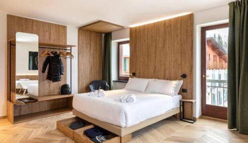 Quadruple Room with Mountain View