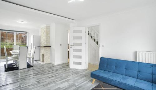 Three-Bedroom Holiday Home 