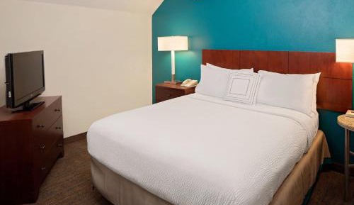 Queen Studio with Sofa Bed