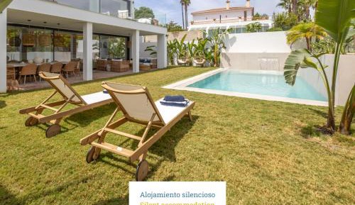 Luxury villa with two private pools