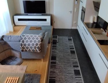 Studio Apartment with Queen Bed