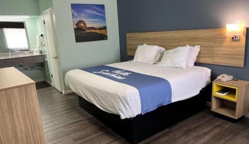 King Room - Non-Smoking