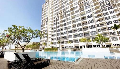 Studio with Pool View