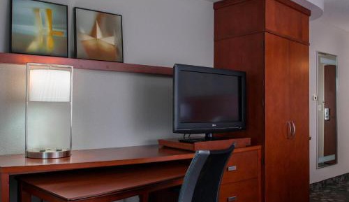 Queen Room with Two Queen Beds - Hearing Accessible