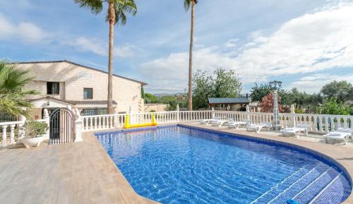 Villa with Garden View