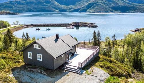 Three-Bedroom Vacation Home 