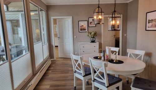 Two-Bedroom Deluxe Apartment with Balcony