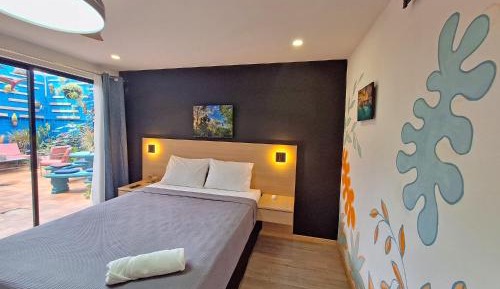 Studio with Garden View