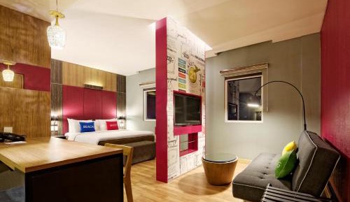 Business Suite with Ocean and Mountain View