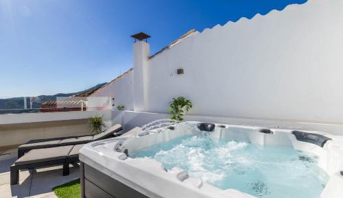 Suite with Mountain View