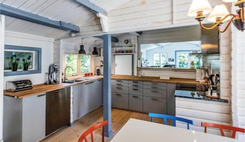 Three-Bedroom Holiday Home 