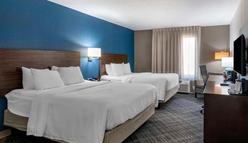 Queen Room with Two Queen Beds - Non-Smoking