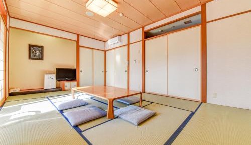 Japanese-Style Room
