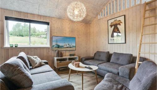 Nine-Bedroom Holiday Home