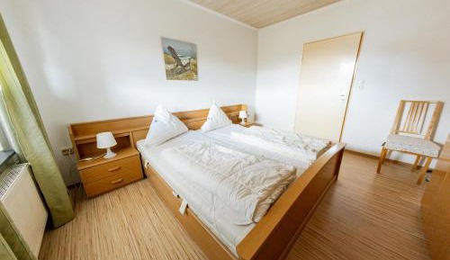 One-Bedroom Apartment with Balcony