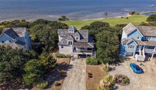 Four-Bedroom Holiday Home
