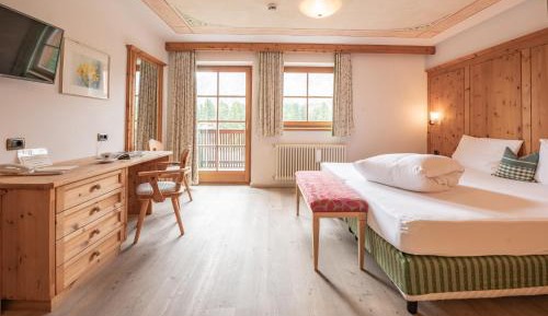 Double or Twin Room with Balcony