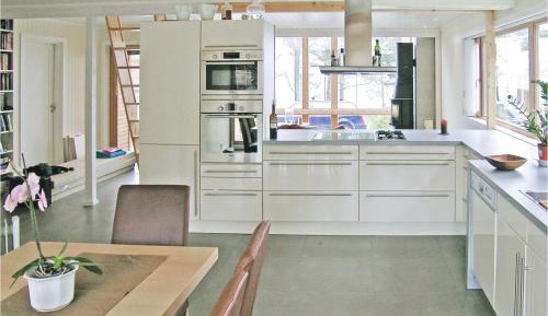 Three-Bedroom Holiday Home 