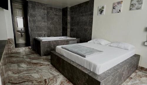 Double Room with Spa Bath