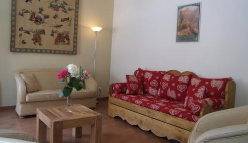 Three-Bedroom Apartment with Mountain View