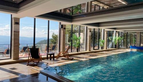 Studio with Mountain View