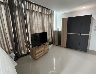 Studio Apartment with King Bed