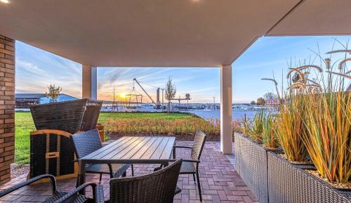 Apartment with Lake View