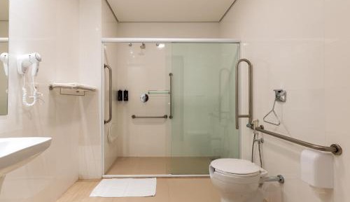 Queen Room - Disability Access